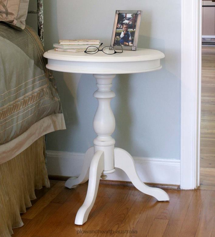 Plow & Hearth Pedestal-Based Wooden Accent Table - Antique White P22BD1991 Furniture