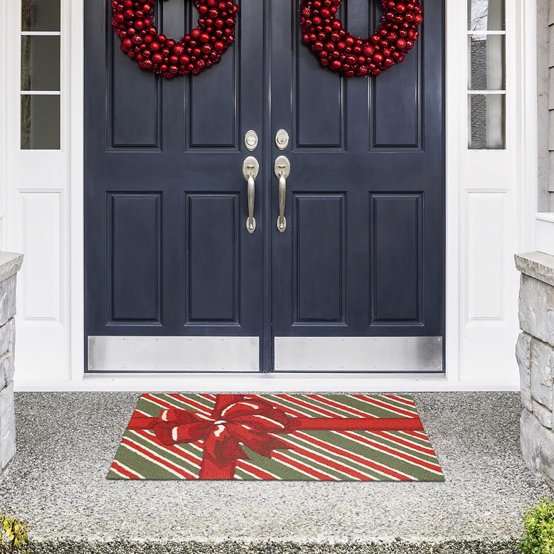 Plow & Hearth Indoor/Outdoor Hand-Hooked Christmas Gift Accent Rug P22BD1334 Houseware