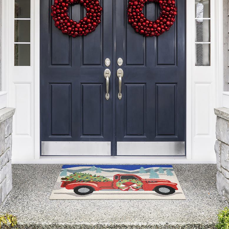Plow & Hearth Indoor/Outdoor Hand-Hooked Christmas Truck Accent Rug P22BD1335 Houseware