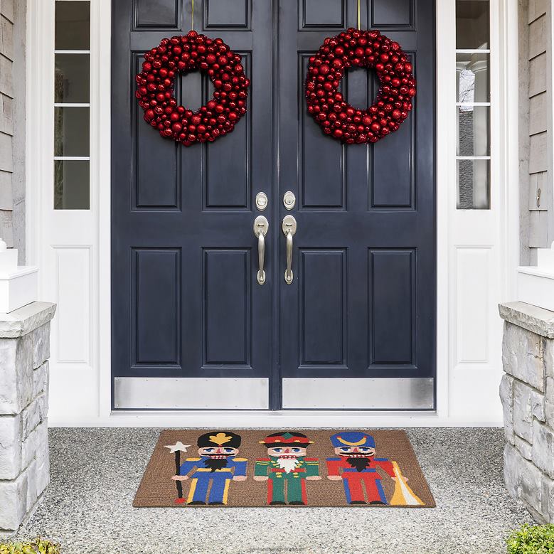 Plow & Hearth Indoor/Outdoor Hand-Hooked Nutcracker Trio Accent Rug P22BD1327 Houseware