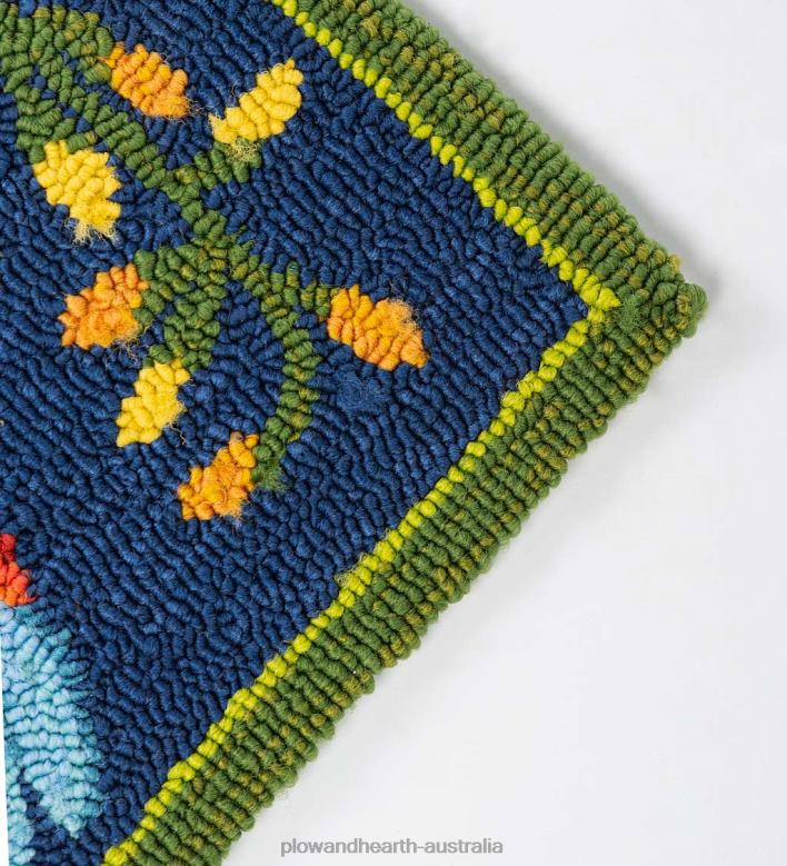 Plow & Hearth Indoor/Outdoor Trumpet Vine With Hummingbird Hooked Polypropylene Accent Rug P22BD1302 Houseware