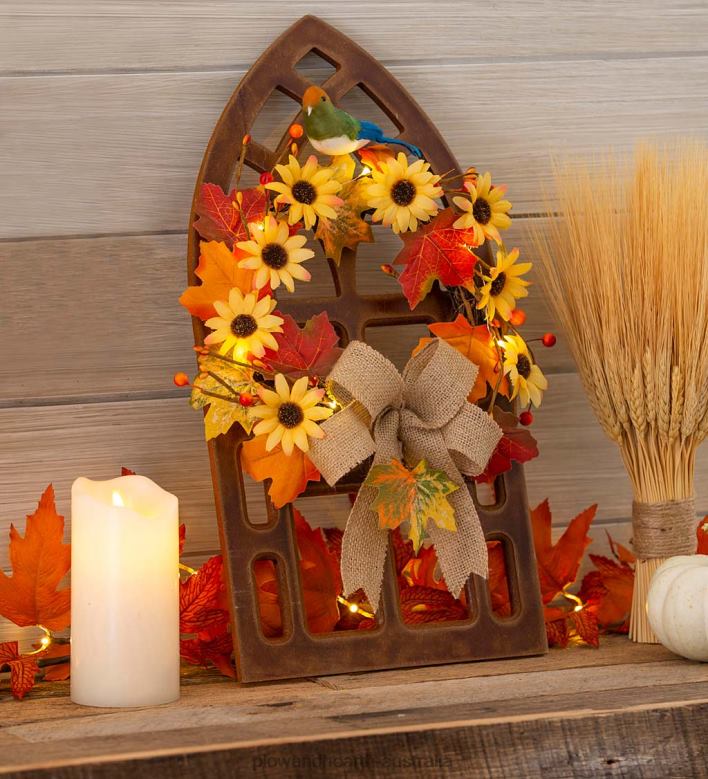 Plow & Hearth Light-Up Wreath on a Cathedral Window Wall Art P22BD2427 Houseware