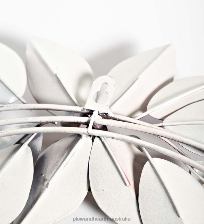 Plow & Hearth Merry Christmas Metal Wreath P22BD1703 Houseware