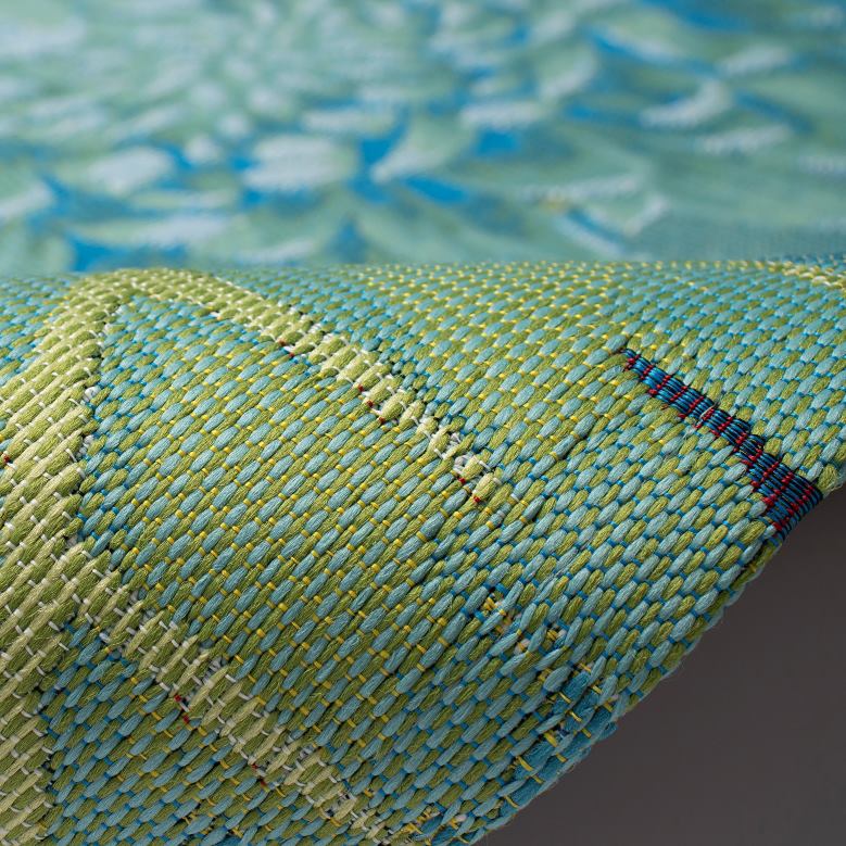 Plow & Hearth Indoor/Outdoor Chrysanthemum Polypropylene Rug P22BD714 Rugs & Mats