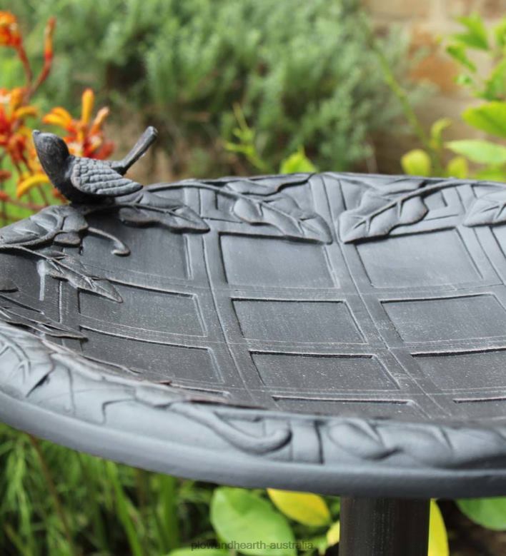 Plow & Hearth English Ivy Metal Birdbath - Vintage White P22BD835 Yard & Garden