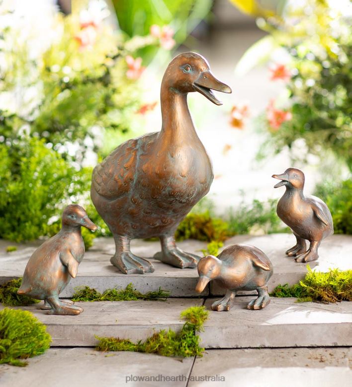 Plow & Hearth Duck Family with Mother and Three Babies, Set of 4 P22BD92 Yard & Garden